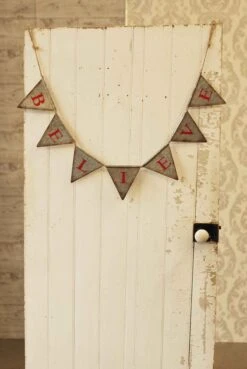 "Believe" Pennant Garland, 45"