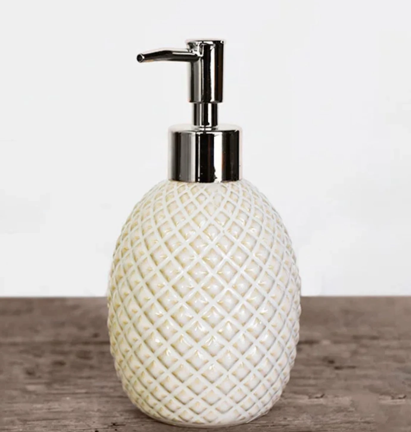 Criss-Cross Pineapple Pattern Soap Pump